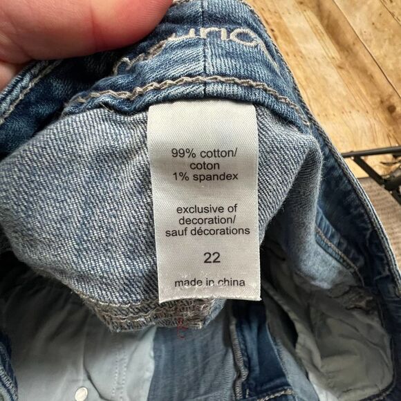 MAURICES CUT OFF EMBROIDERED DENIM FESTIVAL WESTERN CONCERT CLASSIC DENIM SHORTS - Picture 4 of 4